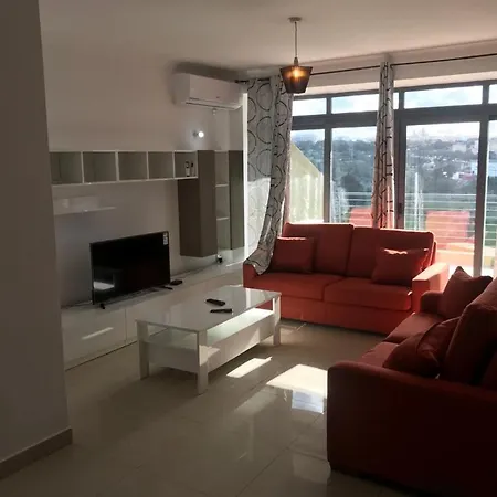 Let Me Host - Palace Towers Daire Paola